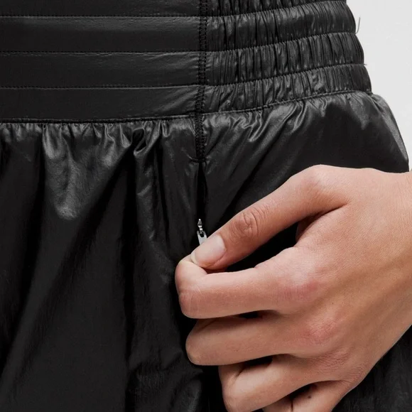 NWT Lululemon Hotty High rise lined 4” Athletic Shorts Matte sheen black size 6 - Picture 5 of 6